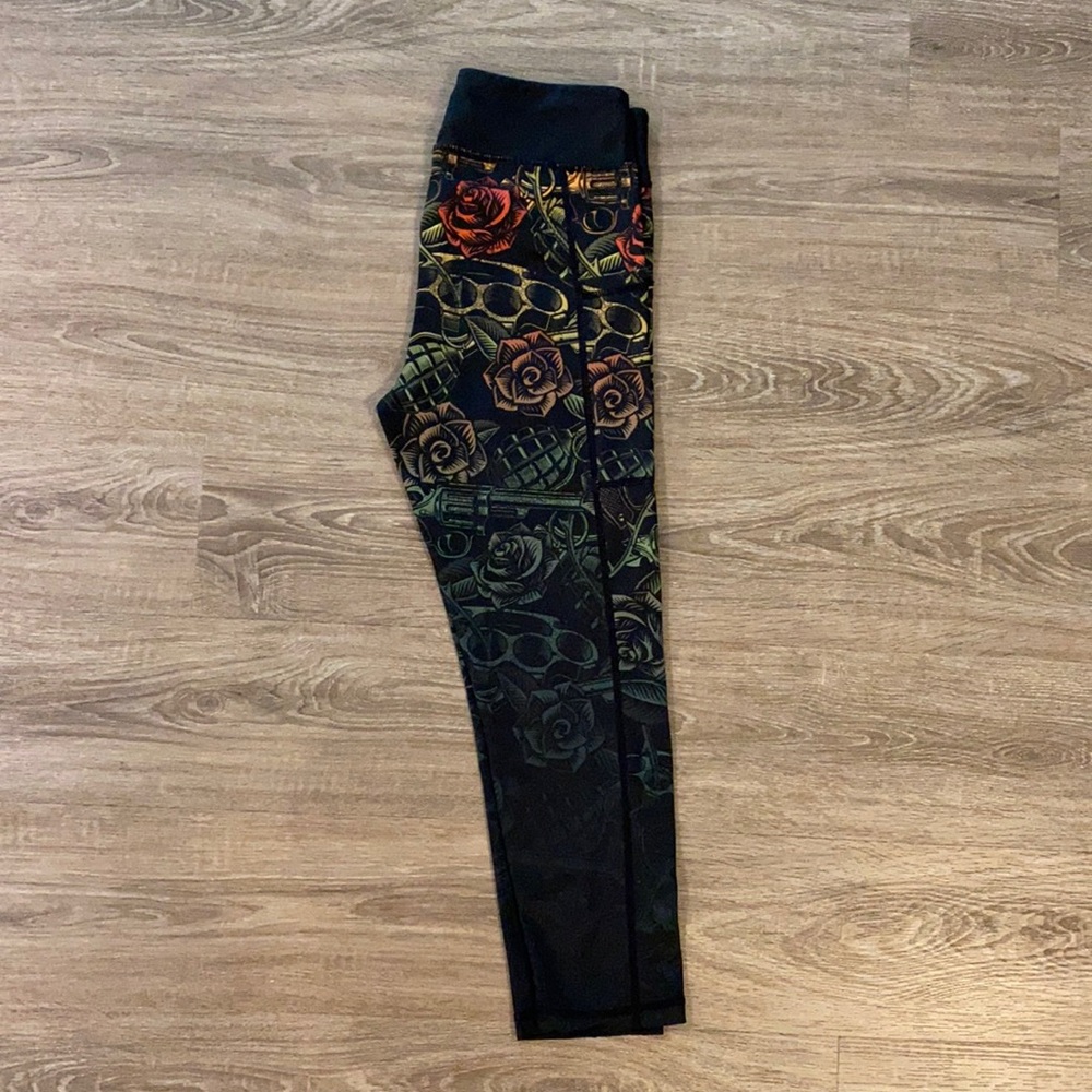 Constantly Varied Gear, Dressed To Kill Capri